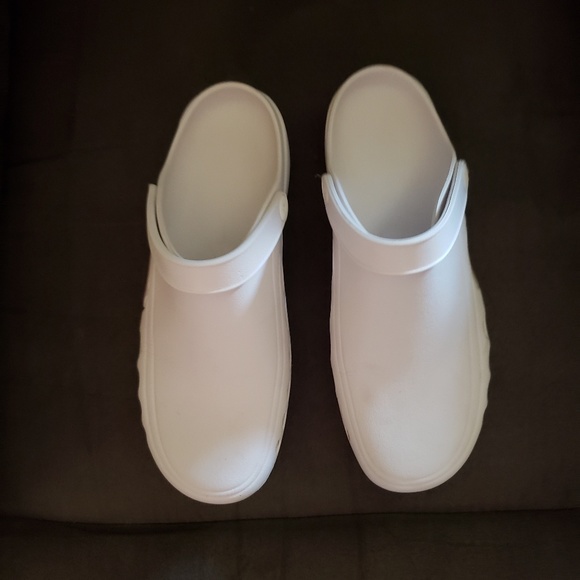 Clogs - Picture 2 of 5